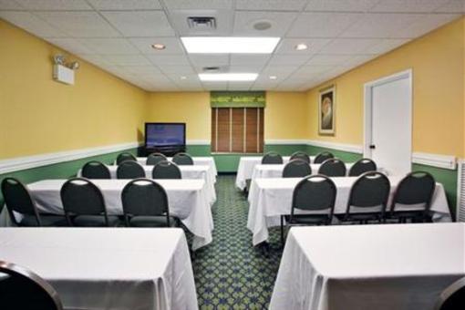 фото отеля Holiday Inn Express St. Simon's Island