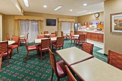 фото отеля Holiday Inn Express - Wichita Northeast