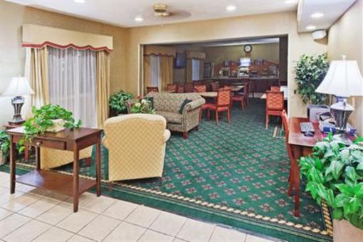фото отеля Holiday Inn Express - Wichita Northeast