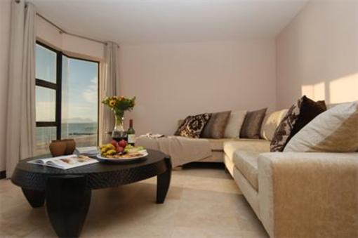 фото отеля Life & Leisure Guest House