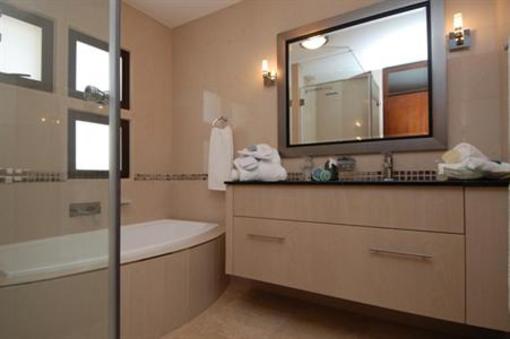 фото отеля Life & Leisure Guest House