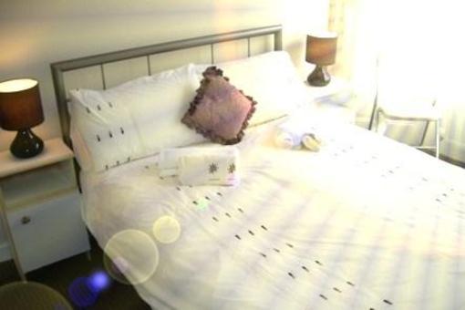 фото отеля Aartswood Guest House