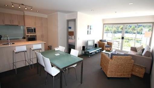 фото отеля Crows Nest Apartments