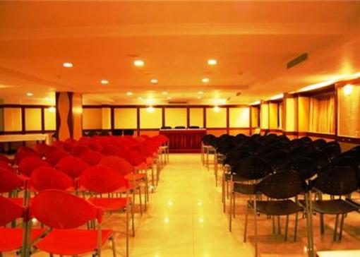 фото отеля Hotel Priyadarshini Park