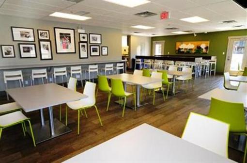 фото отеля Hostelling International Whistler Youth Hostel
