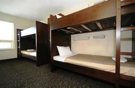 фото отеля Hostelling International Whistler Youth Hostel