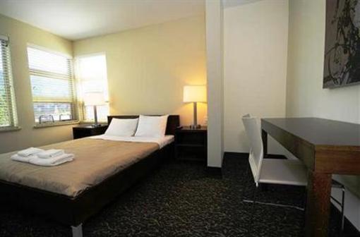 фото отеля Hostelling International Whistler Youth Hostel