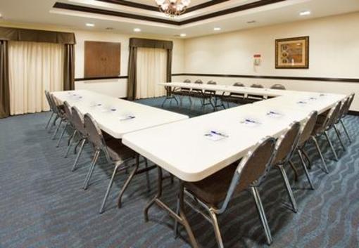 фото отеля Holiday Inn Express Hotel & Suites Pryor