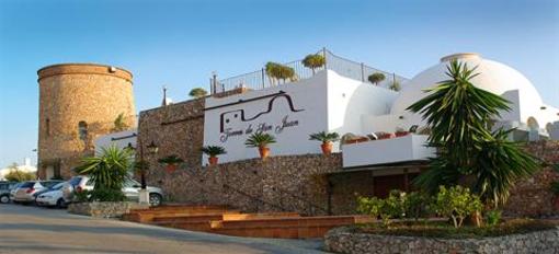 фото отеля Apartamentos Torres de San Juan Nerja