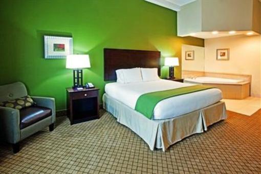 фото отеля Holiday Inn Express Hotel & Suites Fort Benning Columbus (Georgia)
