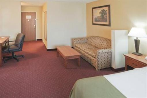 фото отеля Holiday Inn Express Pierre/Fort Pierre