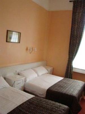 фото отеля Barry's Hotel