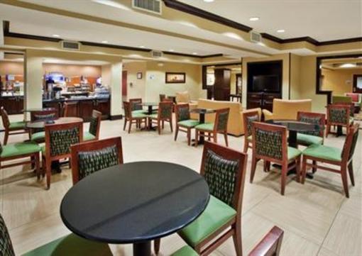 фото отеля Holiday Inn Express Hotel & Suites Charlotte Concord (North Carolina)