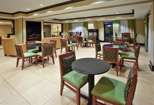 фото отеля Holiday Inn Express Hotel & Suites Charlotte Concord (North Carolina)