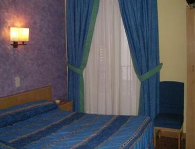 фото отеля Hostal Oporto