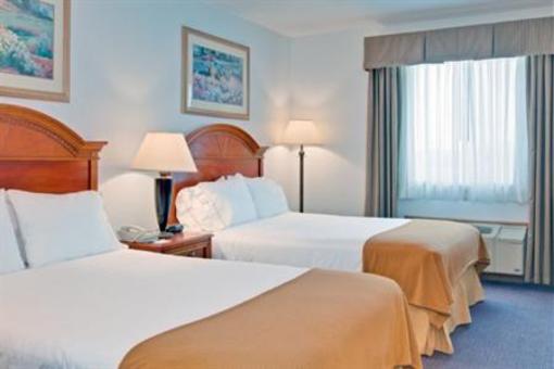 фото отеля Holiday Inn Express Mackinaw City