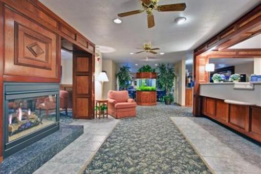 фото отеля Holiday Inn Express Mackinaw City