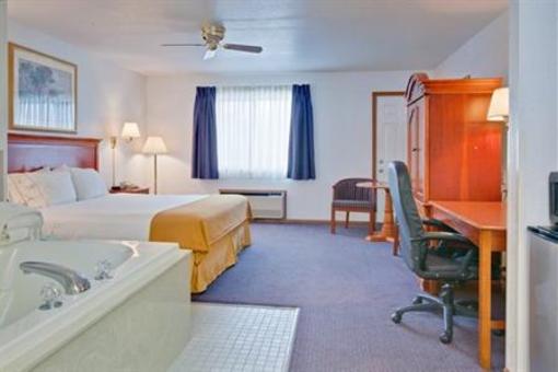 фото отеля Holiday Inn Express Mackinaw City