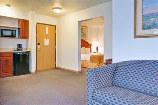 фото отеля Holiday Inn Express Mackinaw City