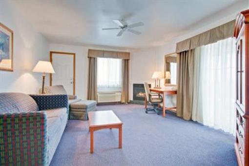 фото отеля Holiday Inn Express Mackinaw City