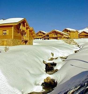 фото отеля Les Chalets de l'Altiport