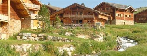 фото отеля Les Chalets de l'Altiport