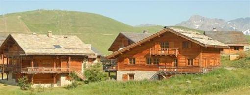 фото отеля Les Chalets de l'Altiport
