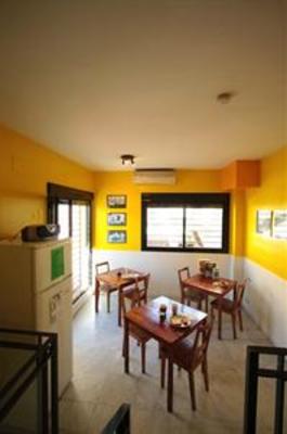 фото отеля Oasis Backpackers Hostel Sevilla