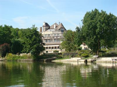 фото отеля Hostellerie Saint-Pierre-du-Vauvray