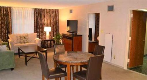 фото отеля DoubleTree by Hilton - Washington DC - Crystal City