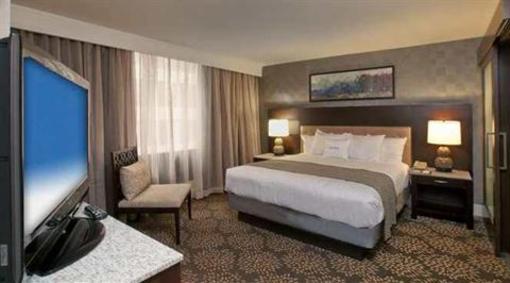 фото отеля DoubleTree by Hilton - Washington DC - Crystal City