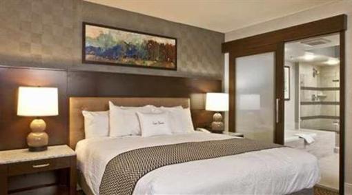 фото отеля DoubleTree by Hilton - Washington DC - Crystal City