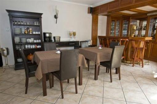 фото отеля President Lodge
