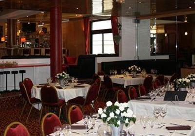 фото отеля Brit Hotel Acropole Saint-Sylvain-d'Anjou
