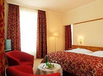 фото отеля Hotel Engiadina