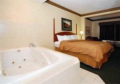 фото отеля Comfort Suites Milwaukee Airport Oak Creek
