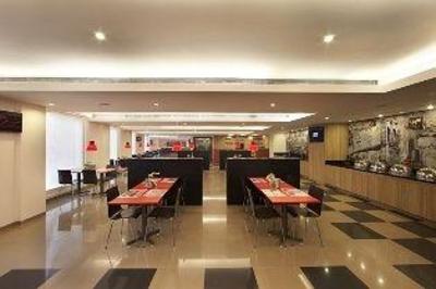 фото отеля Red Fox Hotel Hyderabad