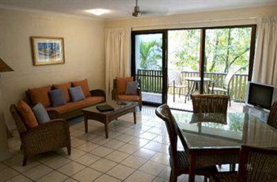 фото отеля Latitude 16 Tropical Reef Apartments