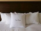 фото отеля Ashmore Inn and Suites