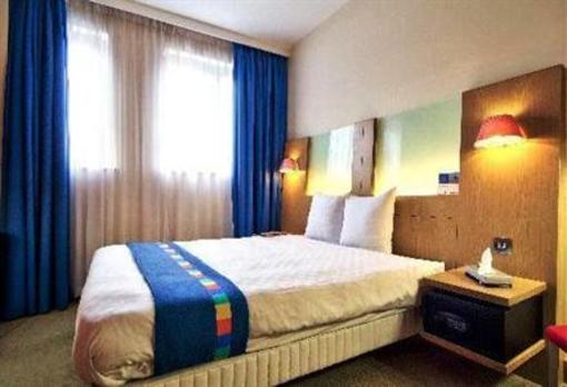 фото отеля Park Inn Watford