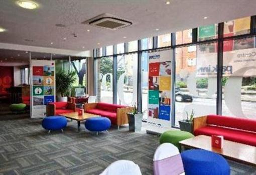 фото отеля Park Inn Watford