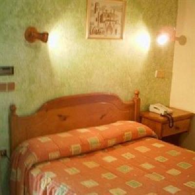 фото отеля Hostal San Marcos Huesca