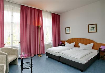 фото отеля Hotel Stadt Beelitz