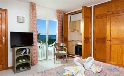 фото отеля Aparthotel Blue Sea Costa Teguise Beach