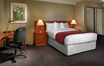 фото отеля Coast Edmonton Plaza Hotel