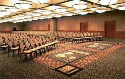 фото отеля Coast Edmonton Plaza Hotel