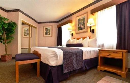 фото отеля BEST WESTERN Plus Executive Court Inn & Conf. Ctr