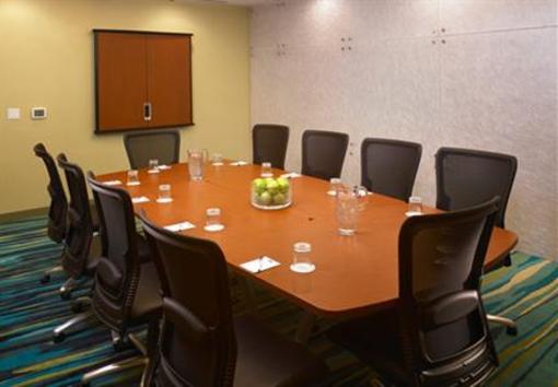фото отеля SpringHill Suites Detroit Metro Airport Romulus