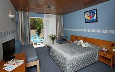 фото отеля Hotel Les Grenettes Sainte-Marie-de-Re