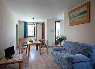 фото отеля Hotel Les Grenettes Sainte-Marie-de-Re